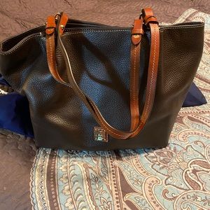 Brown Dooney & Bourke City Flynn tote